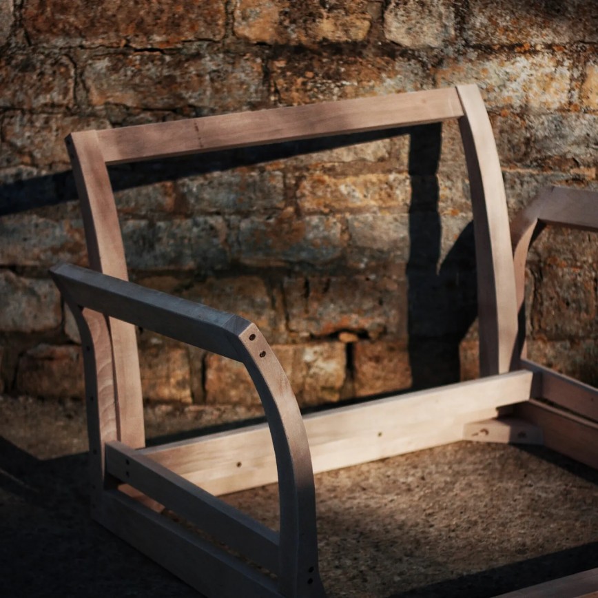 Chaise Longue Wooden Fram - Image Via MakerAndSon.com