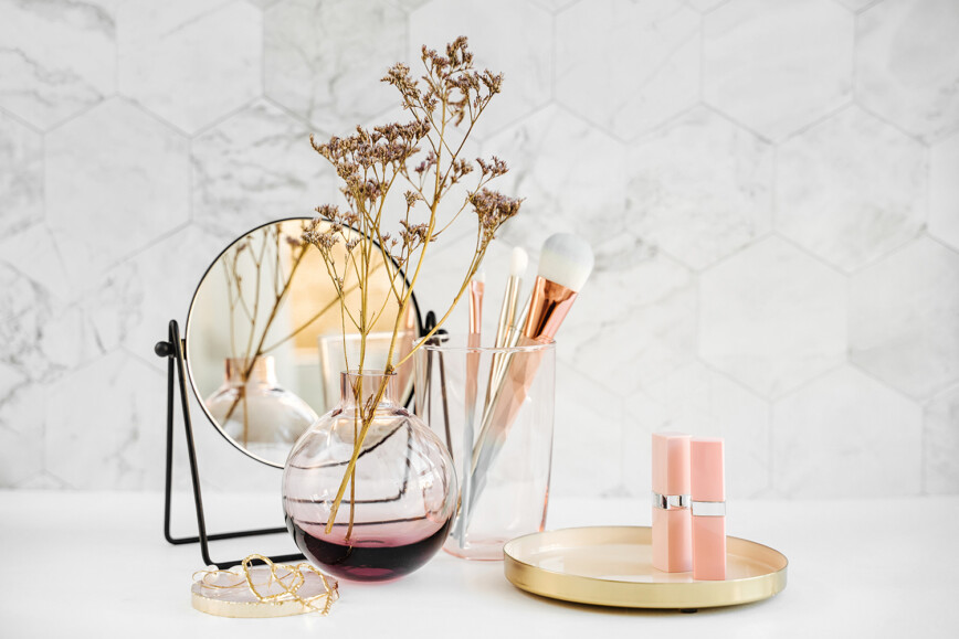 What Are Vanity Mirrors And Which Type Is The Right One For You?