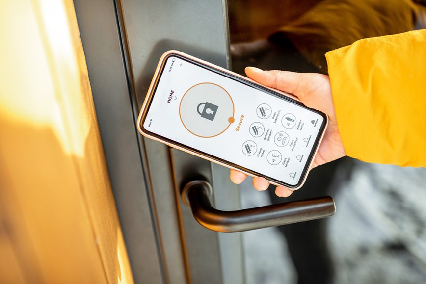 Mobile phone used to open door smart lock